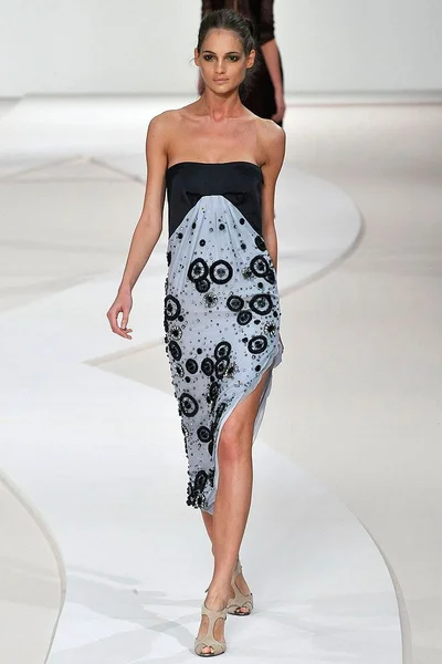 Look 28